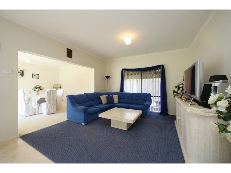 8 Tanglewood Road, Rowville VIC 3178