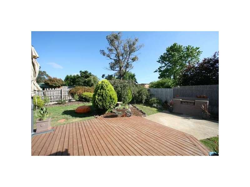 11 Natasha Court, Ferntree Gully VIC 3156