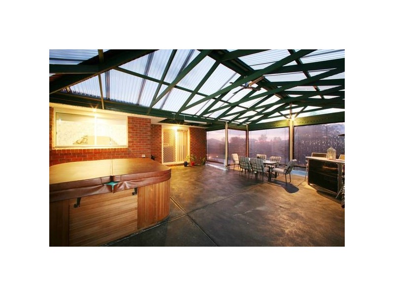 16 Sheridan Avenue, Rowville VIC 3178