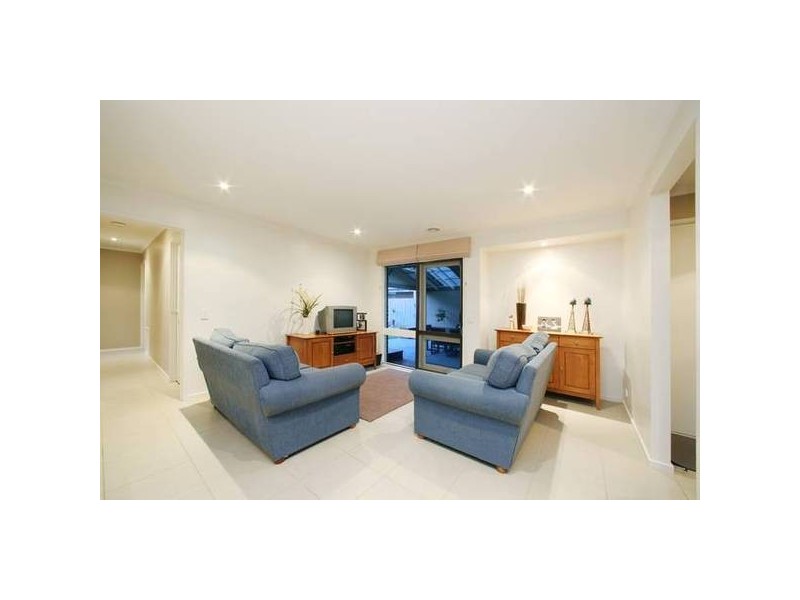 14 Tyers Crescent, Rowville VIC 3178