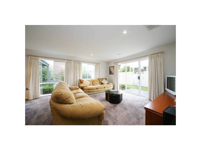 1 Sovereign Manors Crescent, Rowville VIC 3178