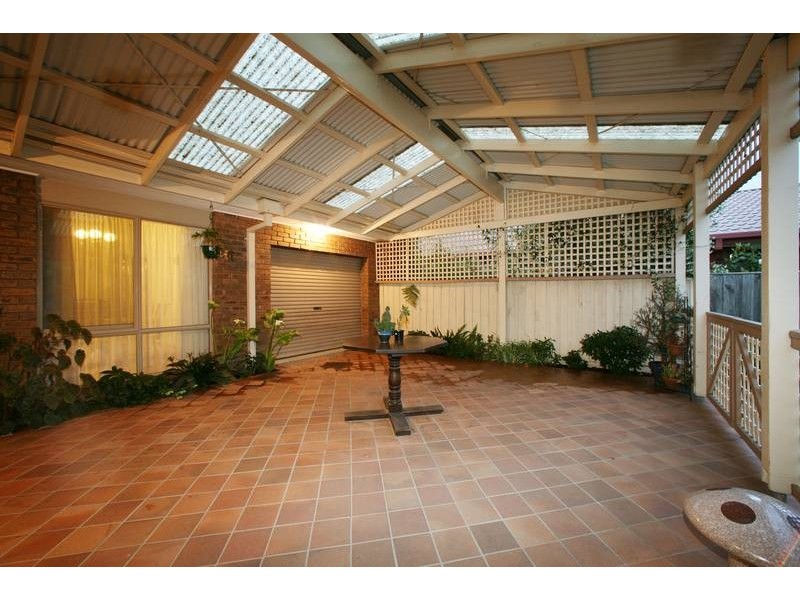 27 Laanecoorie Drive, Lysterfield VIC 3156