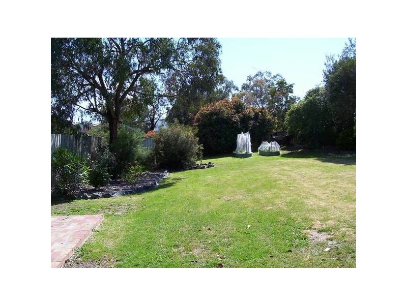 4 Prior Court, Rowville VIC 3178