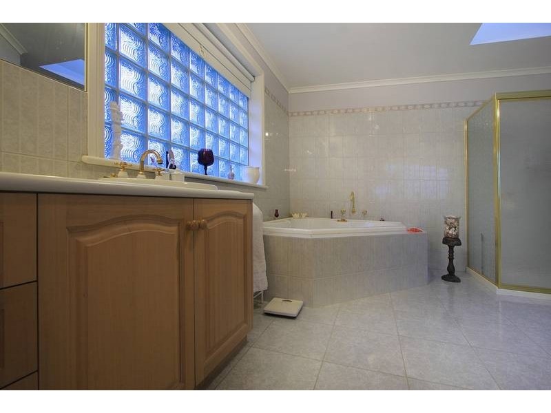 94 Liberty Avenue, Rowville VIC 3178