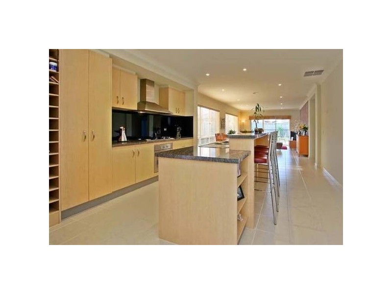 14 Monbulk Crescent, Rowville VIC 3178