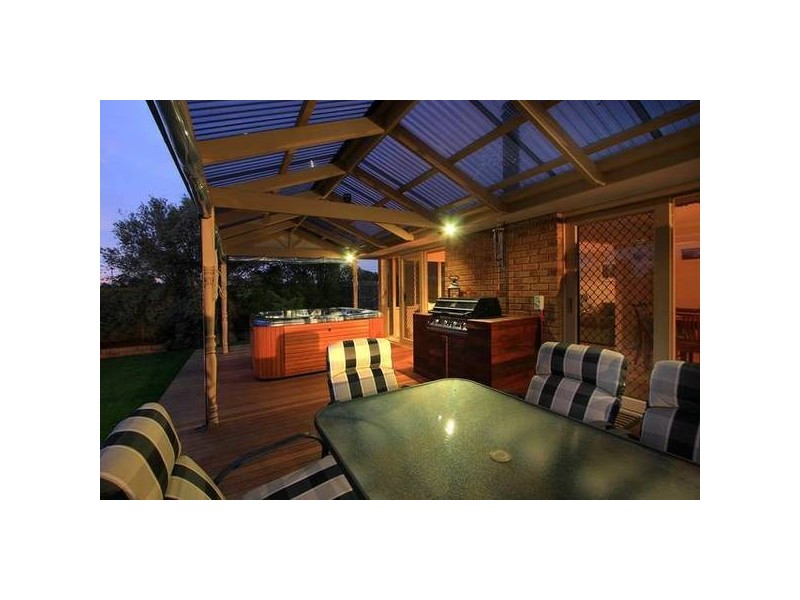 3 Moama Place, Rowville VIC 3178