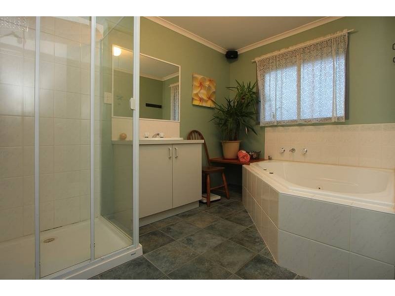 36 Castricum Place, Ferntree Gully VIC 3156