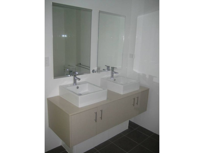 10/96 Woods Street (Pinnacle Apartments), Darwin NT 0800