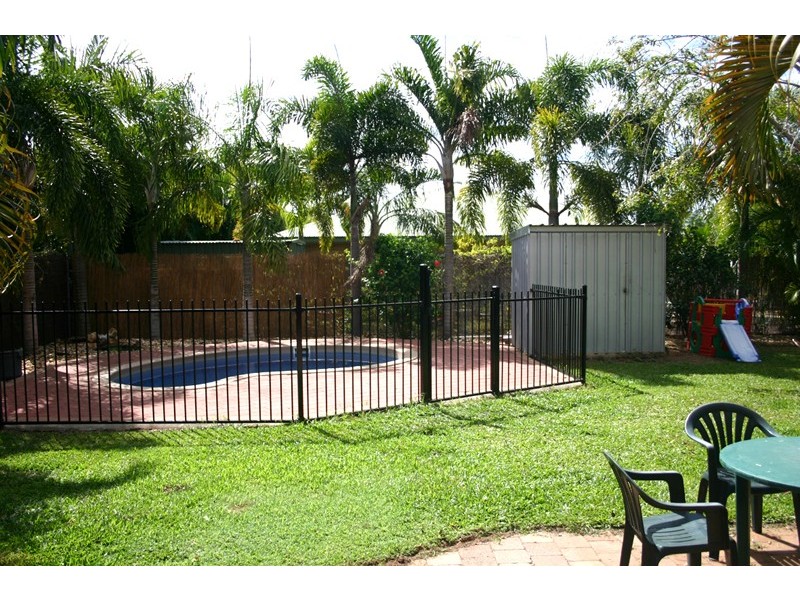 15 Connaught Court, Bakewell NT 0832