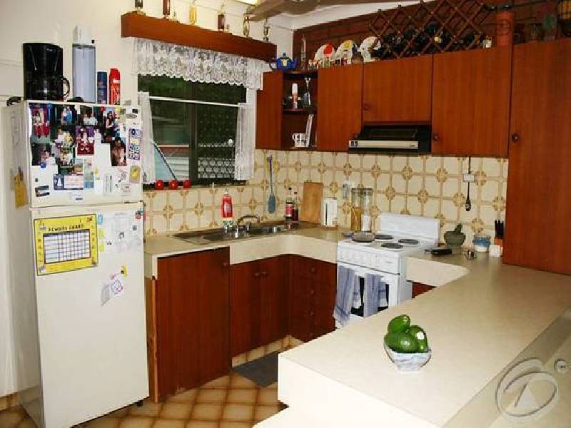 Hands Court, Malak NT 0812