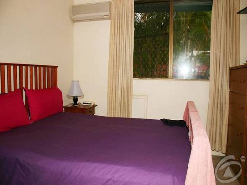 Hands Court, Malak NT 0812