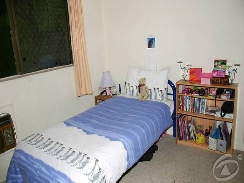 Hands Court, Malak NT 0812