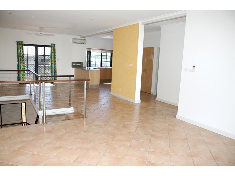 1/6 Bishop Street, Woolner NT 0820