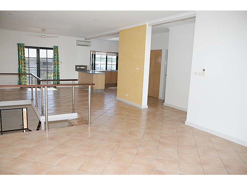 1/6 Bishop Street, Woolner NT 0820