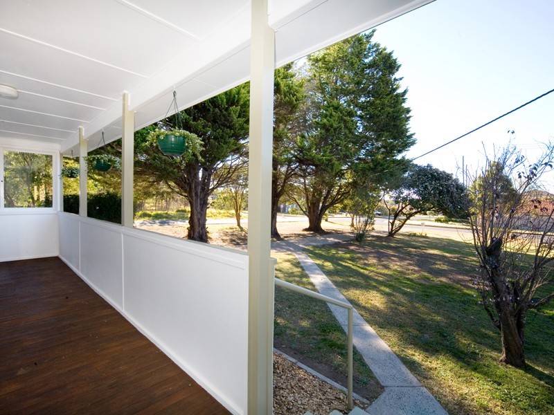 14 Close Street, Thirlmere NSW 2572