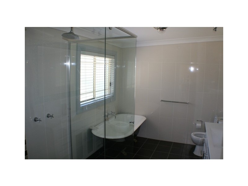 249 Argyle Street, Picton NSW 2571