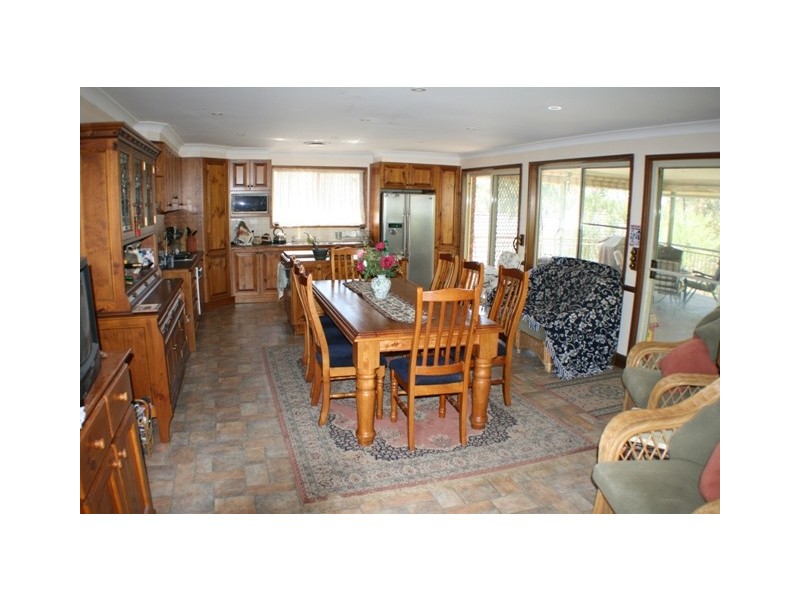 5 Wherritt Cl, Picton NSW 2571