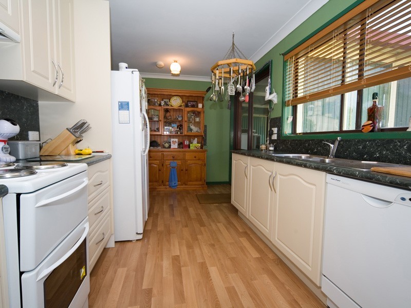 6 South Street, Thirlmere NSW 2572
