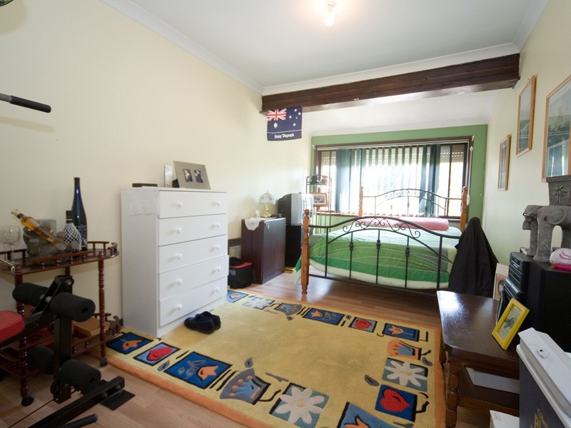6 South Street, Thirlmere NSW 2572