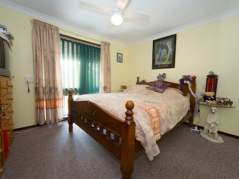 6 South Street, Thirlmere NSW 2572