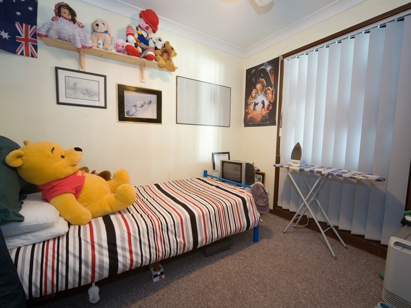 6 South Street, Thirlmere NSW 2572
