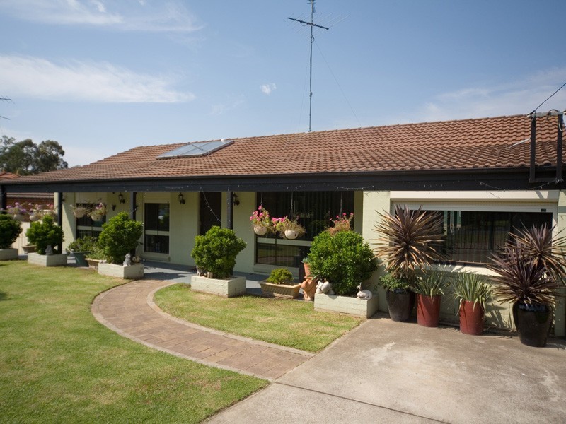 6 South Street, Thirlmere NSW 2572