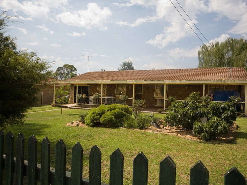 6 Park Avenue, Tahmoor NSW 2573