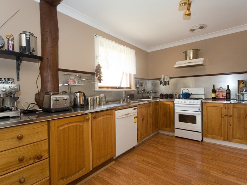6 Park Avenue, Tahmoor NSW 2573