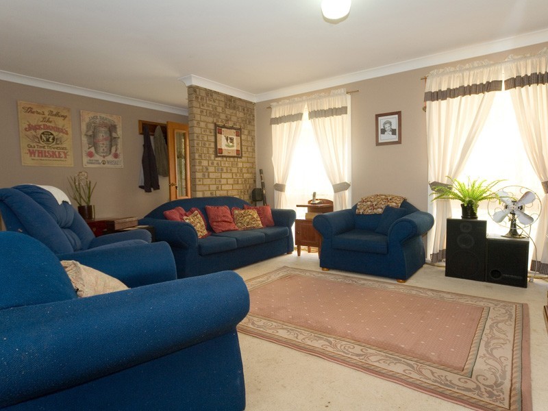 6 Park Avenue, Tahmoor NSW 2573