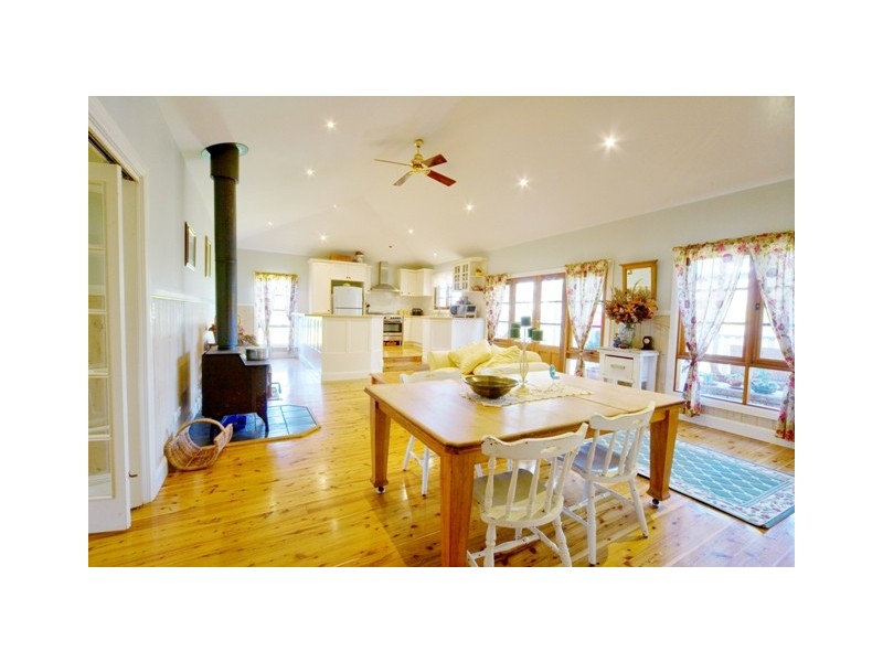 6 Dunroman Lane, Buxton NSW 2571