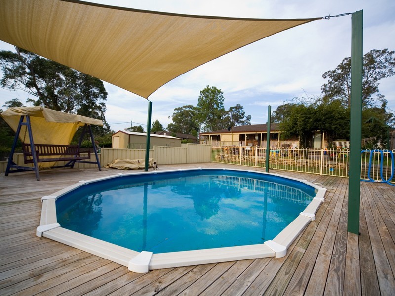 3 Carlton Road, Thirlmere NSW 2572