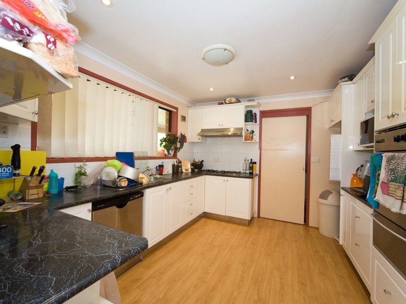 3 Carlton Road, Thirlmere NSW 2572