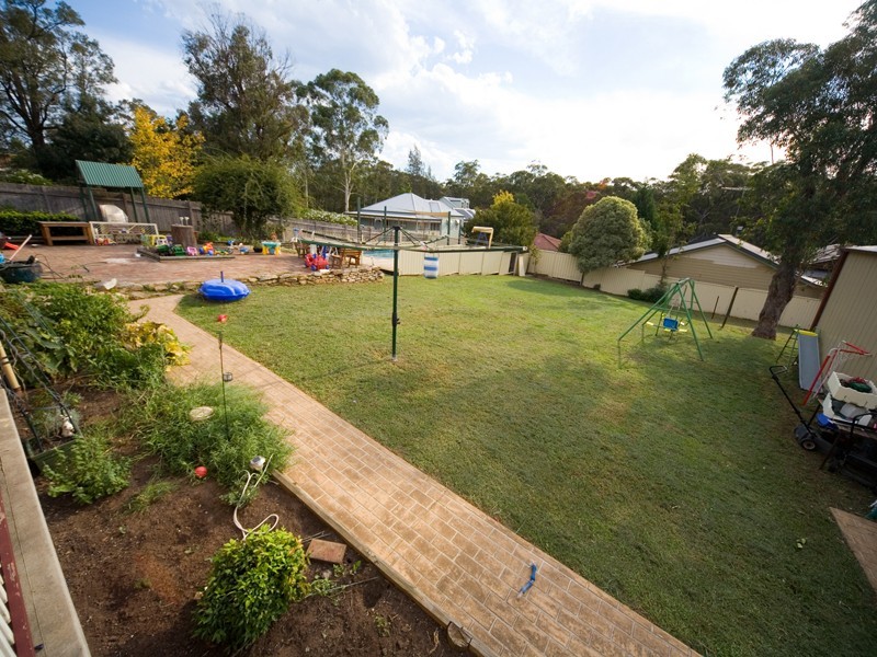 3 Carlton Road, Thirlmere NSW 2572