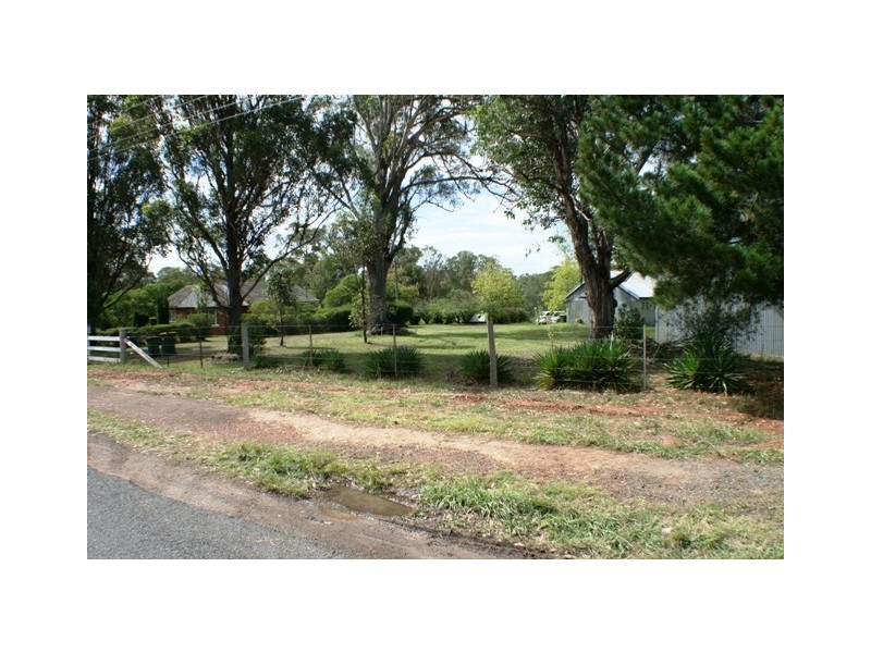 11 River Road, Tahmoor NSW 2573