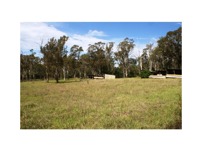 11 River Road, Tahmoor NSW 2573