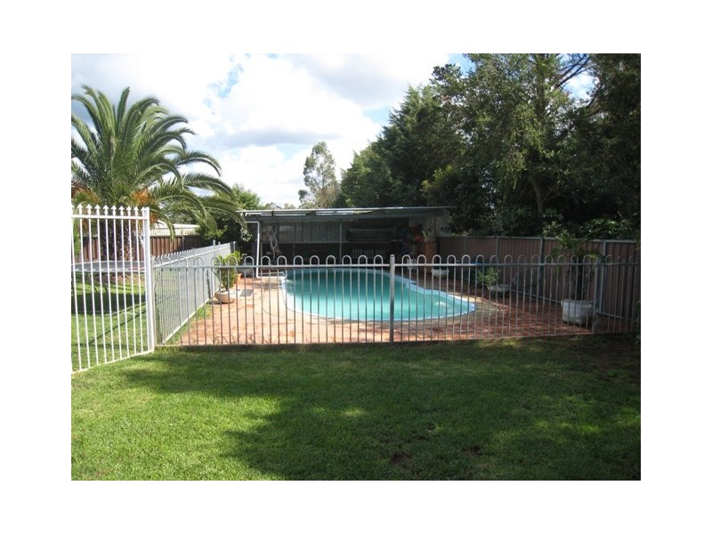 43 Westbourne Avenue, Thirlmere NSW 2572