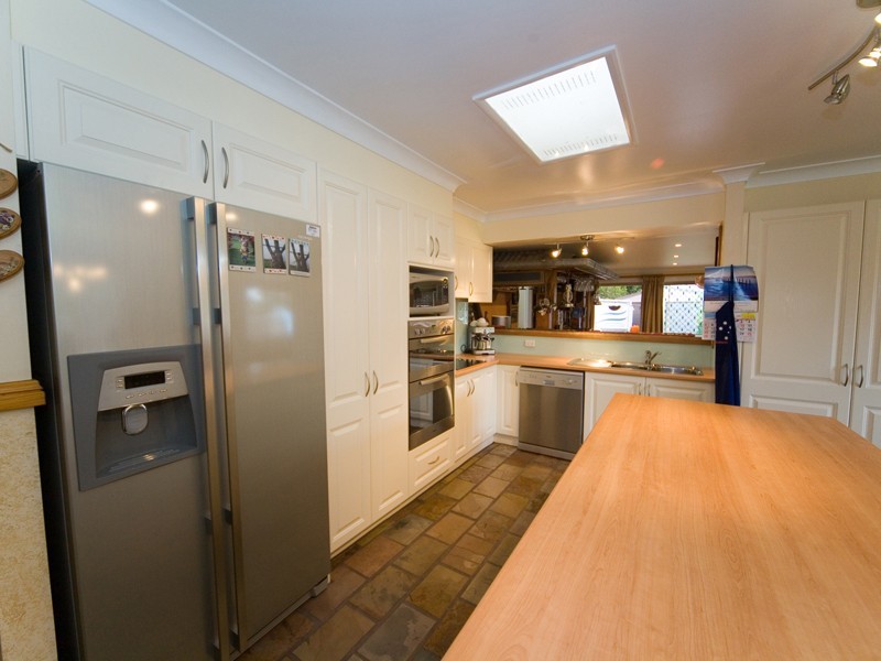 4 Davis Place, Thirlmere NSW 2572