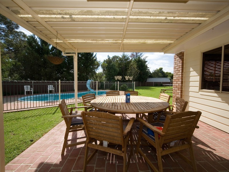 4 Davis Place, Thirlmere NSW 2572
