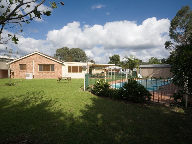 4 Davis Place, Thirlmere NSW 2572