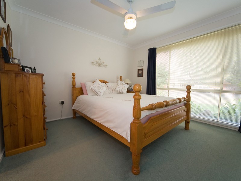 4 Davis Place, Thirlmere NSW 2572