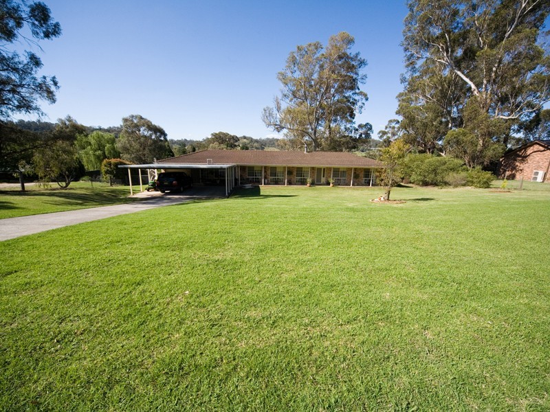 12 Jarvisfield Road, Picton NSW 2571