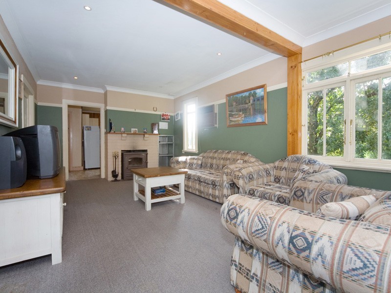 246 Oaks Road, Thirlmere NSW 2572