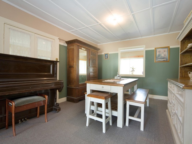 246 Oaks Road, Thirlmere NSW 2572
