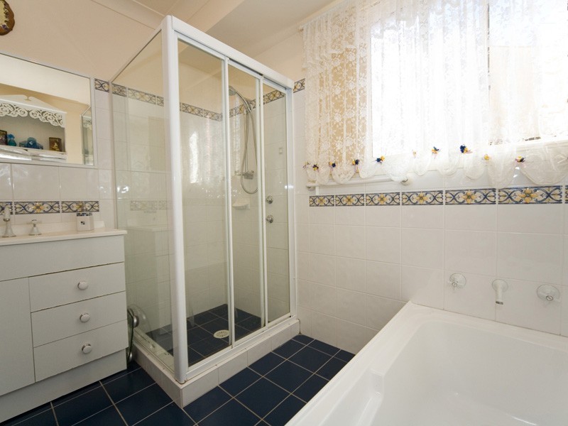 2 Madigan Grove, Thirlmere NSW 2572