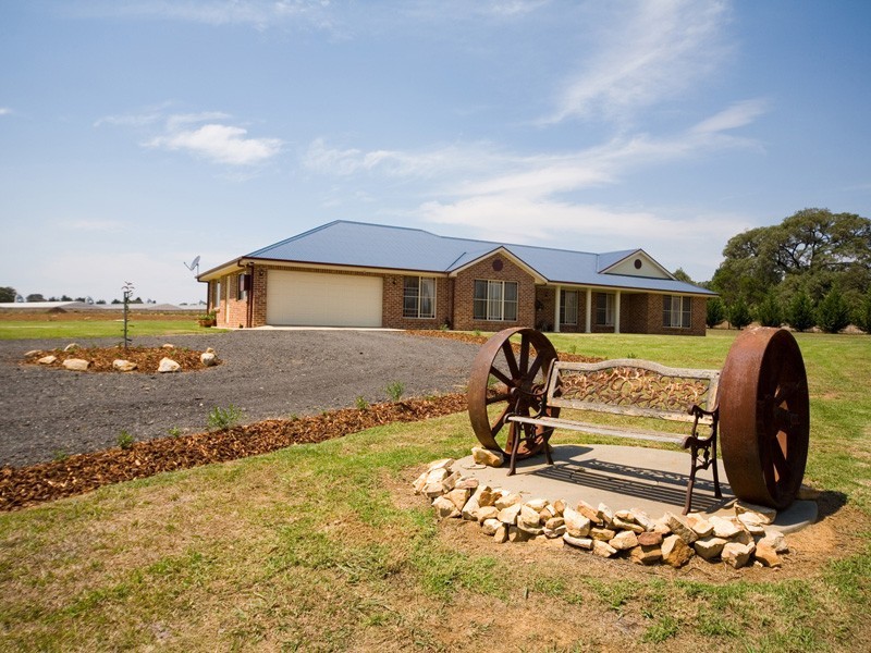 131 Silica Rd, Bargo NSW 2574