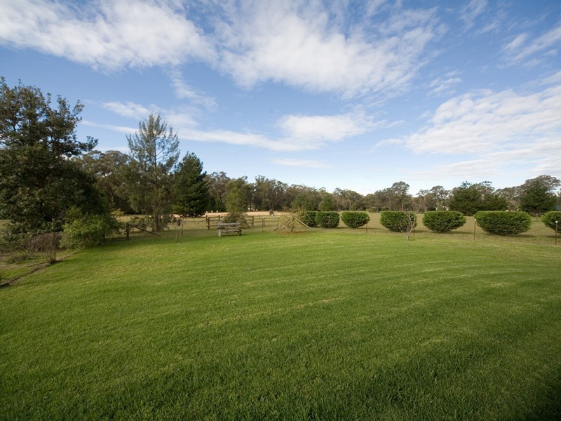 105 Boundary Road, Thirlmere NSW 2572