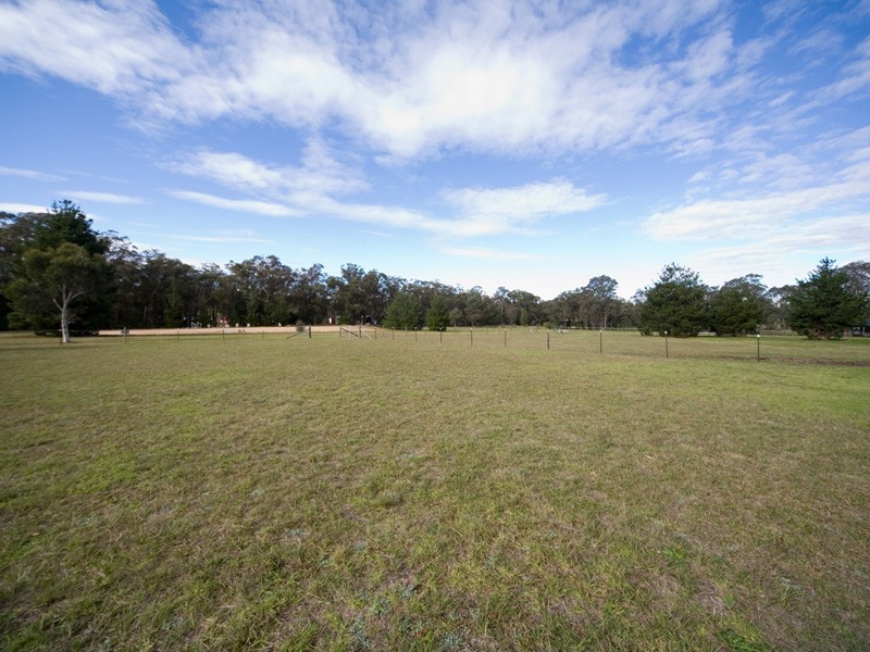 105 Boundary Road, Thirlmere NSW 2572