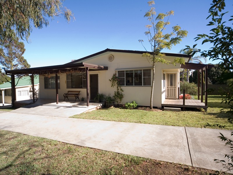 16 Hill Street, Picton NSW 2571