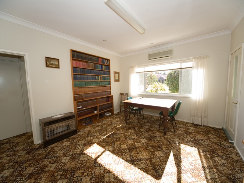 16 Hill Street, Picton NSW 2571