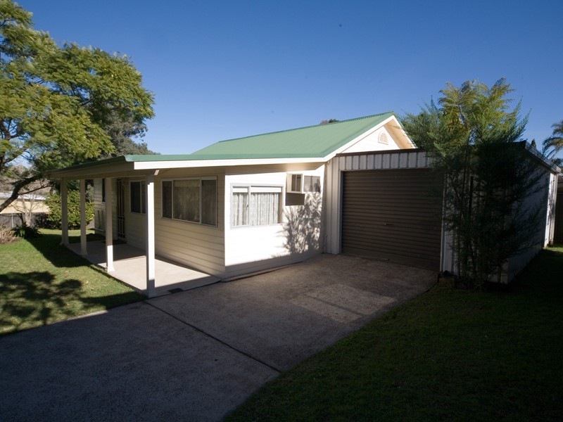 16 Hill Street, Picton NSW 2571